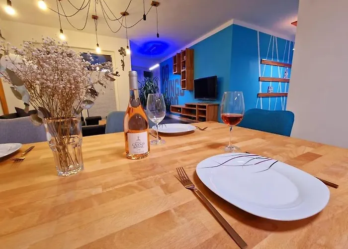 Huge And Modern With Terrace