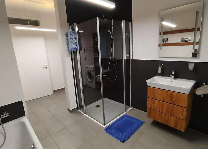 Huge And Modern With Terrace